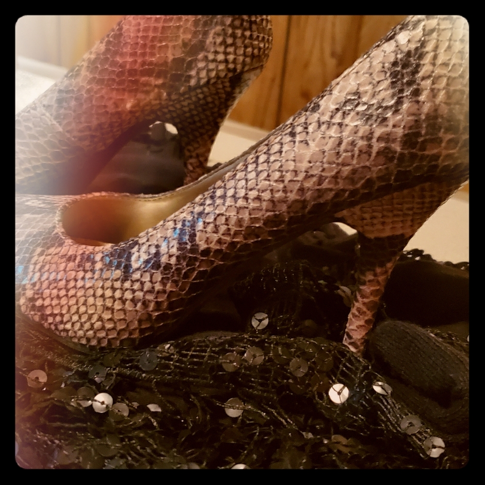 2 pair of heals